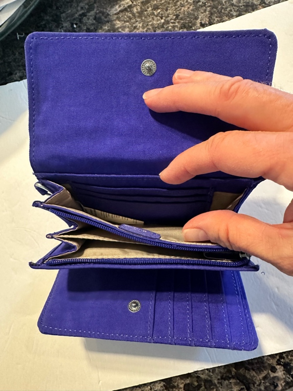 Kipling like new, retired striking purple wallet. - Picture 4 of 14
